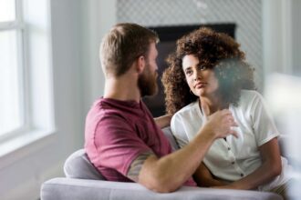 Comment réagir lorsque votre partenaire souffre de dysfonction érectile (DE) ?