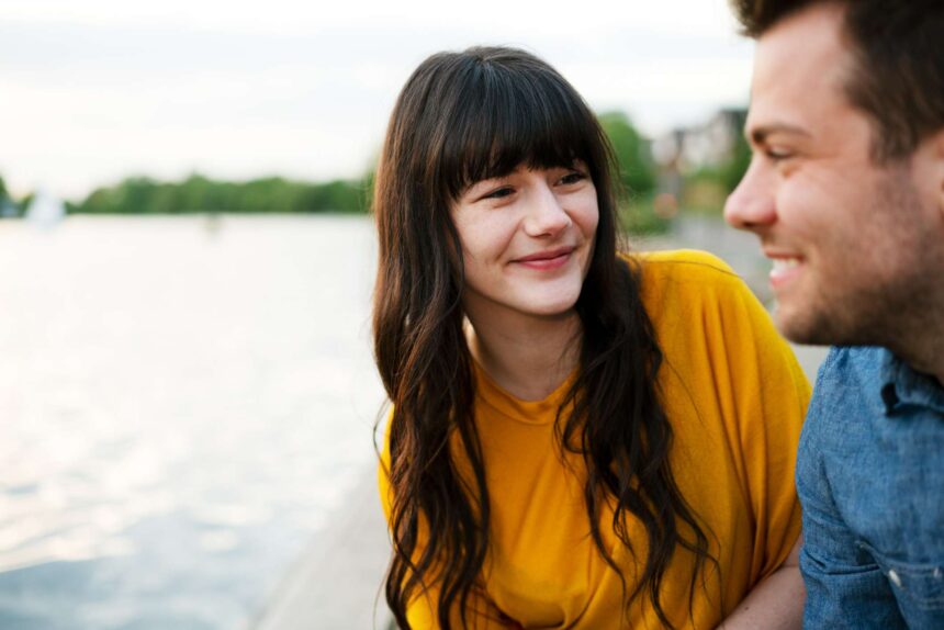 Décomposer les 36 questions qui mènent à l’amour : Pourquoi et comment elles fonctionnent.